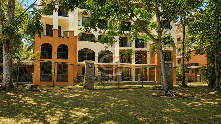 Venta Apartamento Embassy Club Planta Baja con Terraza - Imagen 6