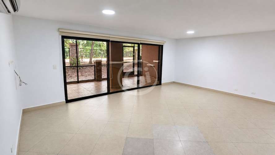 Venta Apartamento Embassy Club Planta Baja con Terraza - Imagen 3