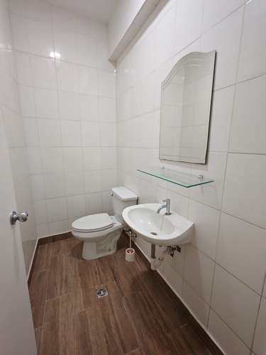 ALQUILER DE LOCAL DE 76M² EN PAITILLA, PLAZA BAL HARBOUR - Imagen 4