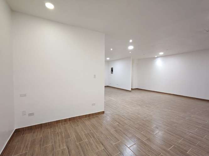 ALQUILER DE LOCAL DE 76M² EN PAITILLA, PLAZA BAL HARBOUR - Imagen 3