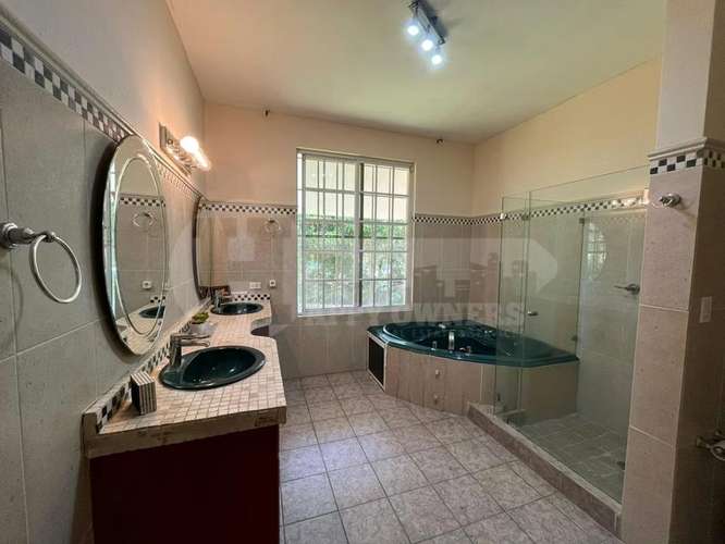 Venta de casa de 2 niveles en Diablo, Ancón. MY - Imagen 12