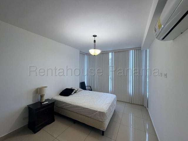 Apartamento amoblado en alquiler en Costa del Este 27MAM3069