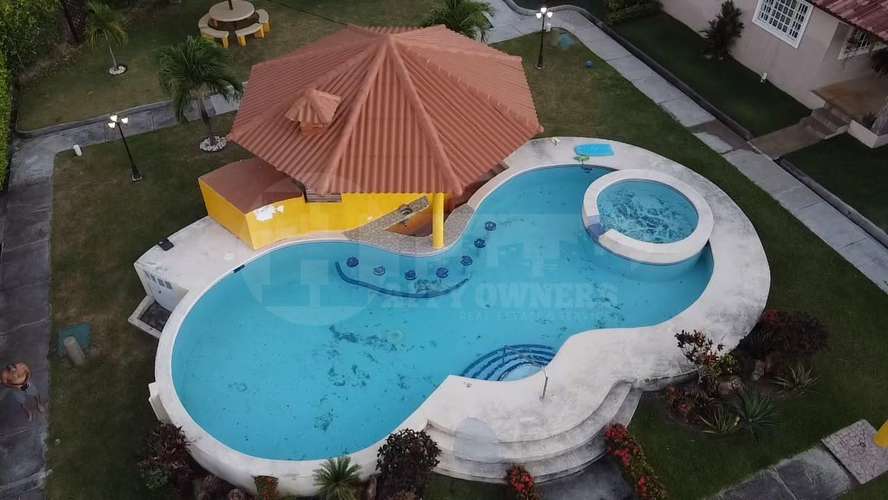 Venta de casa con piscina en Las Lajas, Chame. MY