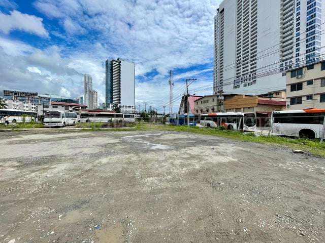 Terreno en venta en Calidonia, Ciudad de Panamá, con 2050 m² / Cod. 27-1415 AGPM