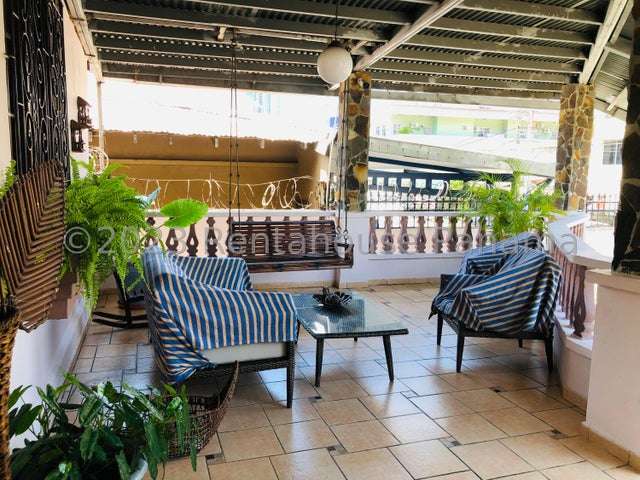 Venta de Casa con Multiples espacios en Carrasquilla Via Porras 25LGG2936