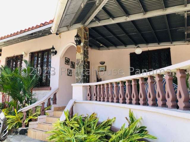 Venta de Casa con Multiples espacios en Carrasquilla Via Porras 25LGG2936