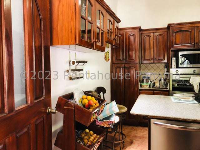 Venta de Casa con Multiples espacios en Carrasquilla Via Porras 25LGG2936