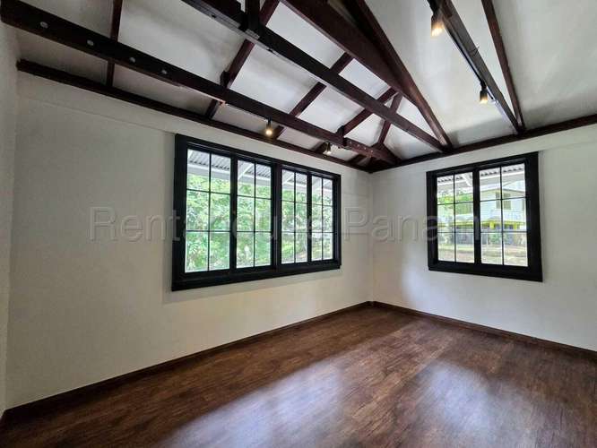 Venta de casa duplex en Balboa 27MVCH3245  