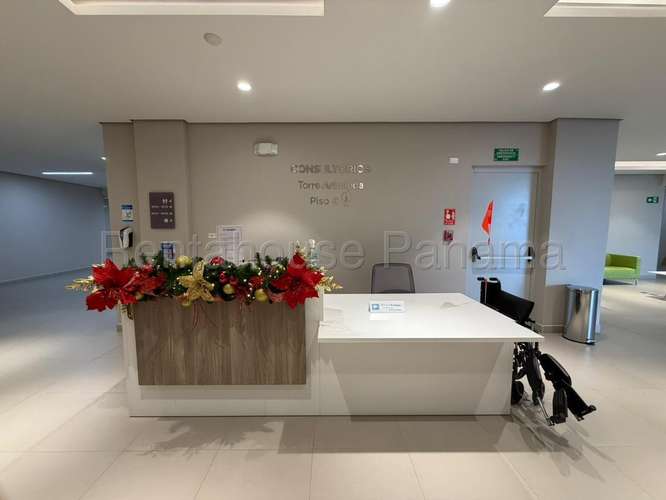Se Alquila Consultorio en Costa del Este VLU26-4625