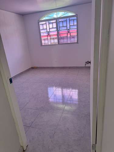 APTO 2H , 1 BAÑO, SALA/COMEDOR  - Imagen 4