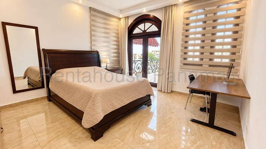 273240. Se alquila increible casa de lujo, 8 recámaras, 5.5 baños, piscina, gimnasio. Semiamoblada - Imagen 5