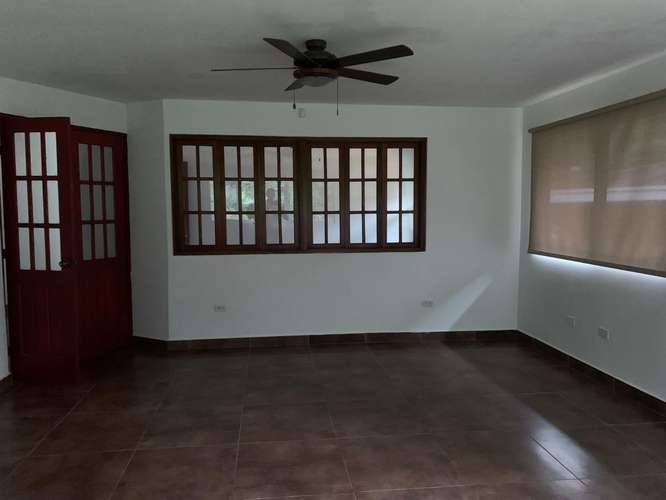 Melissa Foster Luxury alquila amplia casa en Clayton con jardín y patio por $2,750 mensuales MFR2209 - Imagen 3
