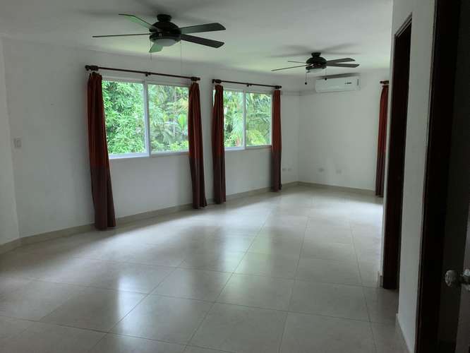 Melissa Foster Luxury alquila amplia casa en Clayton con jardín y patio por $2,750 mensuales MFR2209 - Imagen 7
