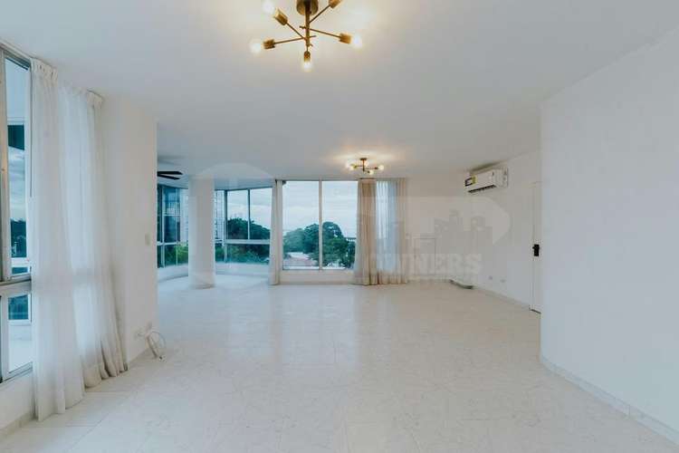 Alquiler de apartamento en PH St. Angelo, Coco del Mar. MY