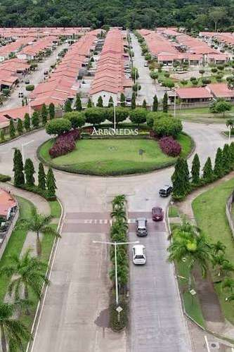 SE ALQUILA CASA ARBOLEDAS CLOÚSTER LOS CEREZOS  PANAMÁ OESTE  - Imagen 2