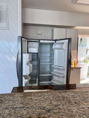 Venta en Avenida Balboa con Vista al Mar,  $2,000 por m²