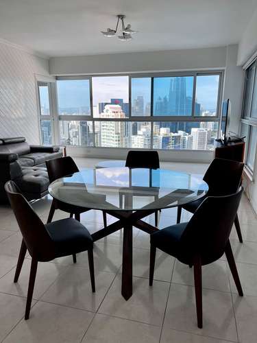 Venta en Avenida Balboa con Vista al Mar,  $2,000 por m²