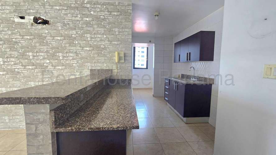 Vendo Apartamento en Carrasquilla OF27-3237