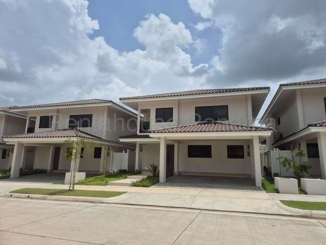 Vendo Casa en Brisas Del Golf OF27-104