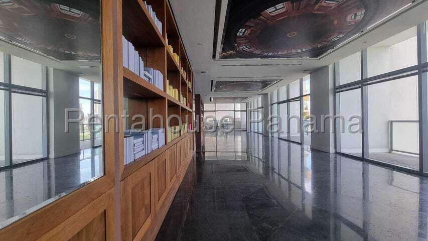 Venta de Apartamento en Avenida Balboa Ph Yoo and Arts 173 Mts PD