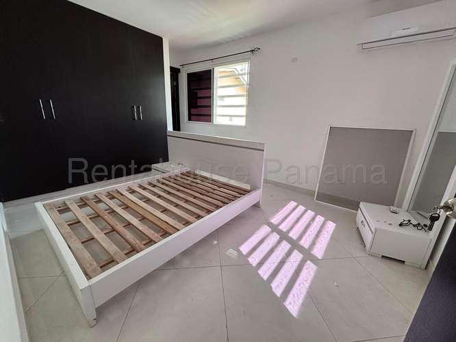 Venta de Casa Semi-amoblada en Limajo Altos de Santa Maria| 313 m², 26GP7740