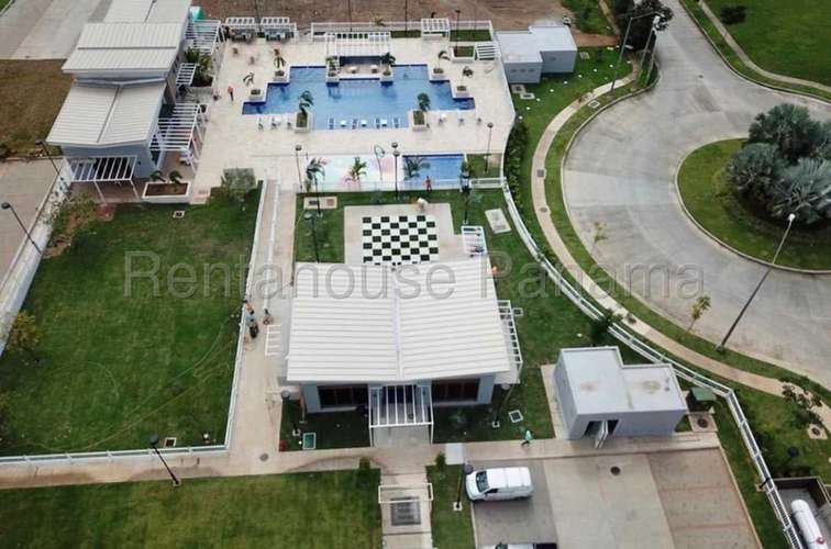 RR VENTA DE APARTAMENTO EN PANAMA PACIFICO PH PARTERRE