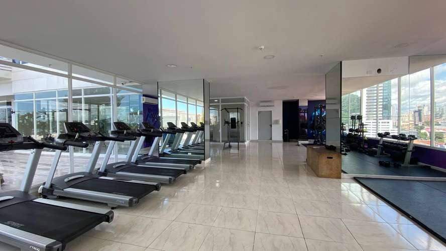 ¡Vive al máximo! Venta de Exclusivo Apartamento de 2 Rec / 2 Baños totalmente amoblado en Av. Balboa. IE 27-3262