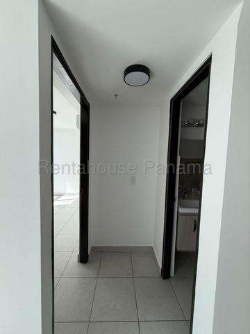 Venta de Apartamento Via España, PH Premium 27LGG634