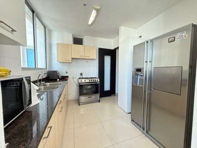 Alquilo Apartamento Amoblado en San Francisco, 120 m², Vista al Mar 2 recamaras, con Cuarto y baño de empleada. - Imagen 6