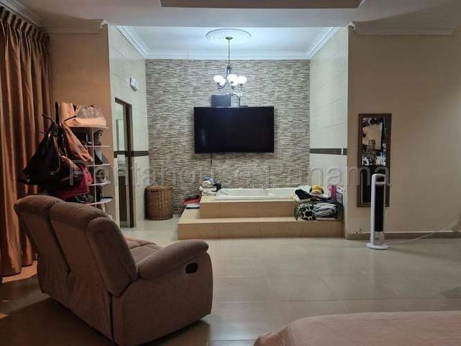 Venta de casa en esquina  - Imagen 10