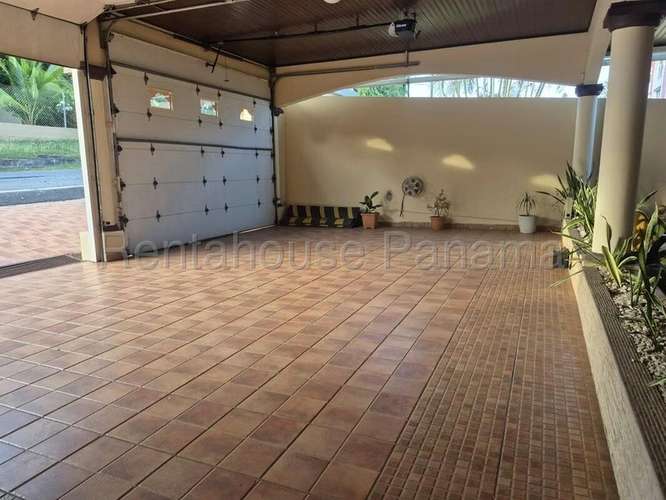 Venta de casa en esquina  - Imagen 9