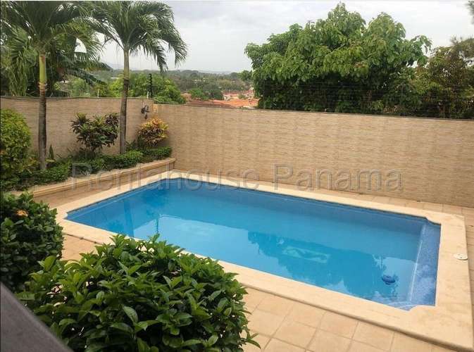 Venta de casa en esquina  - Imagen 3