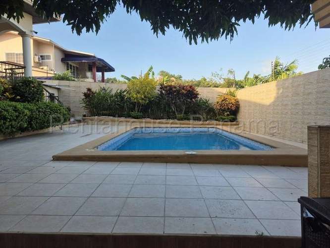Venta de casa en esquina  - Imagen 7