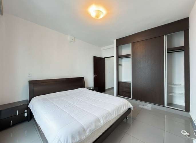 Alquilo apartamento en San Francisco, 2 recamaras, semi-amoblado, 95m2, cerca de Parque Omar. - Imagen 9