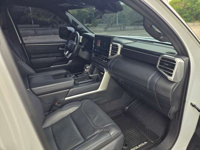 Toyota Sequoia Platinum