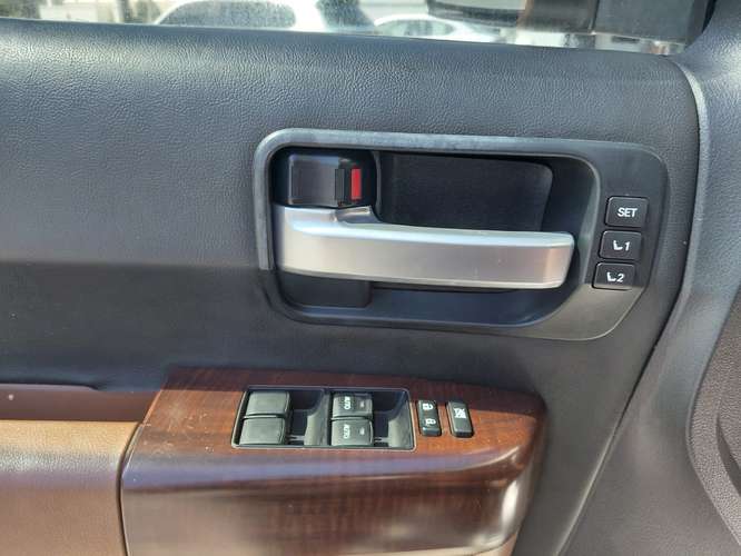 TOYOTA SEQUOIA 2017 FULL EXTRA  - Imagen 10