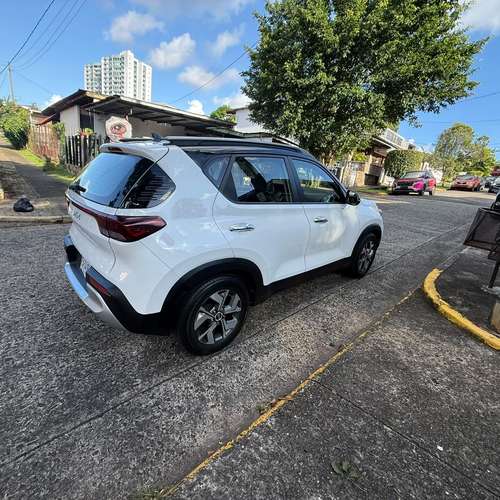 Vendo Kia sonet 2022 con 58000km - Imagen 3