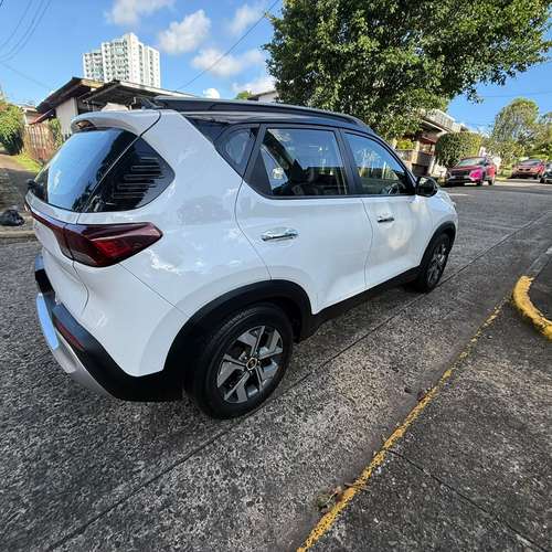 Vendo Kia sonet 2022 con 58000km - Imagen 2