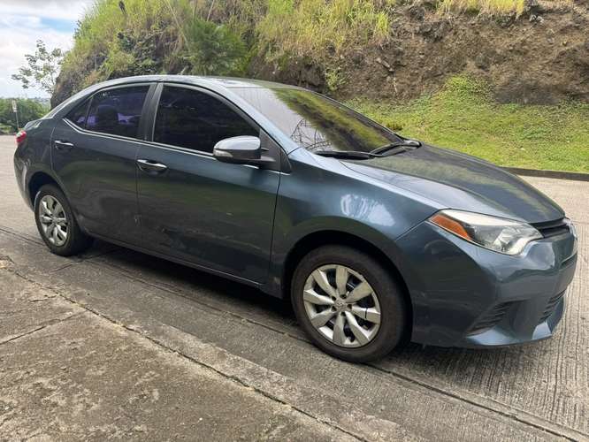 SE VENDE TOYOTA COROLLA 2015 CON POCO KILOMETRAJE - Imagen 4