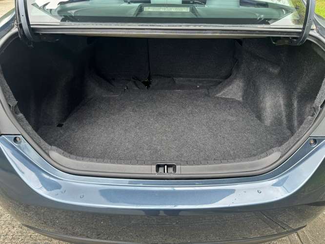 SE VENDE TOYOTA COROLLA 2015 CON POCO KILOMETRAJE - Imagen 11