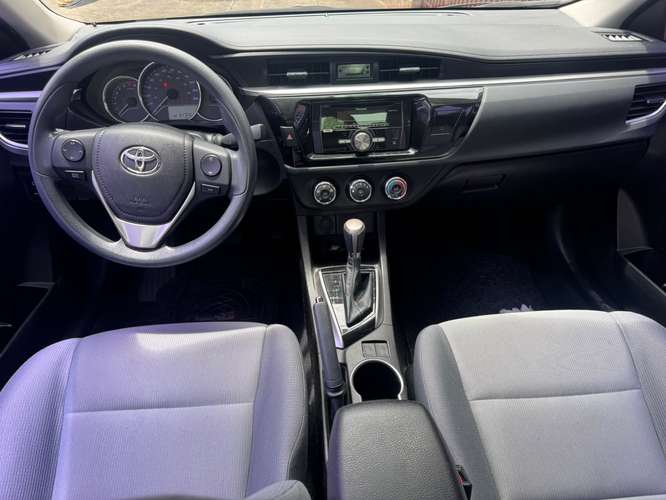 SE VENDE TOYOTA COROLLA 2015 CON POCO KILOMETRAJE - Imagen 3