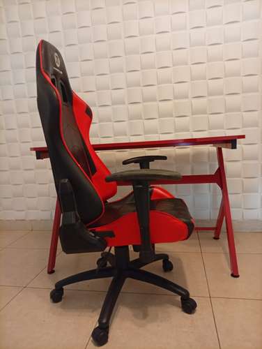 REMATE SILLA GAMER MARCA PRIMUS Y MESA GAMER A JUEGO - Imagen 2
