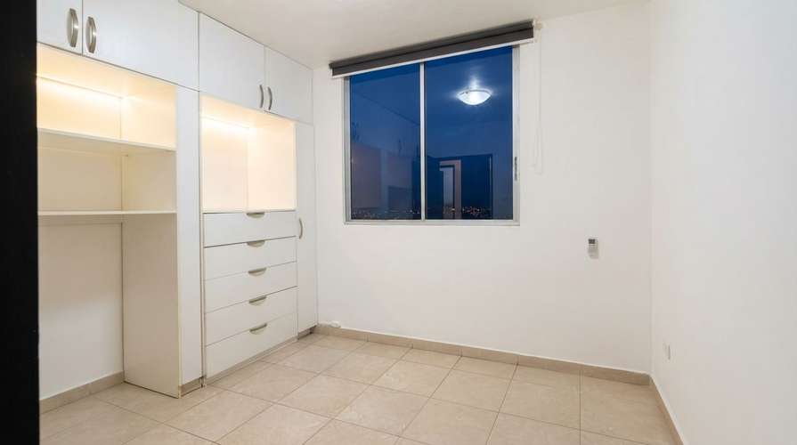 . Apartamento en Pueblo Nuevo I con balcón y remodelado  - Imagen 13