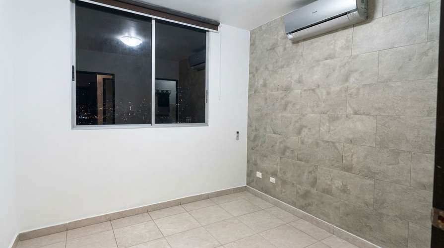 . Apartamento en Pueblo Nuevo I con balcón y remodelado  - Imagen 12