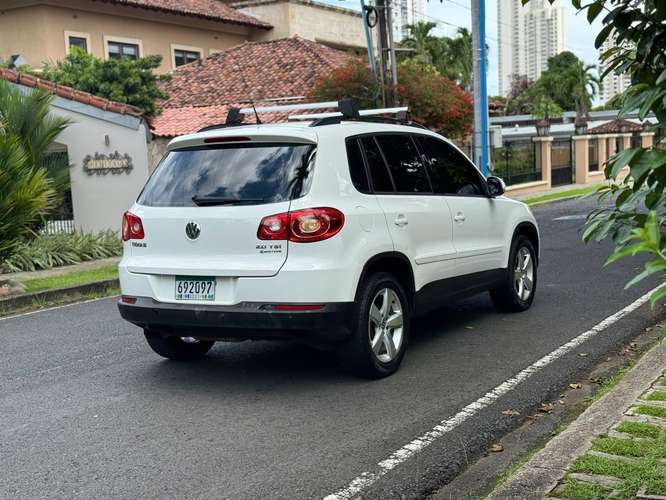 Volkswagen Tiguan Año 2011, Automática    