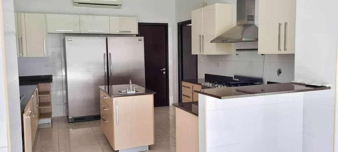 Venta de Casa en Clayton, Residencial Senderos de Camino de Cruces, 698 m² de terreno - Imagen 4