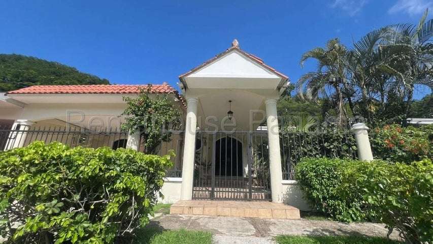 Alquiler de casa amoblada en Albrook ELP26-2295