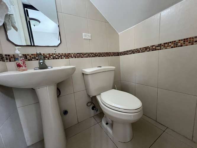 CASA EN ALQUILER CON OPCIÓN A COMPRA – AMPLIA PROPIEDAD DE DOS NIVELES - Imagen 6