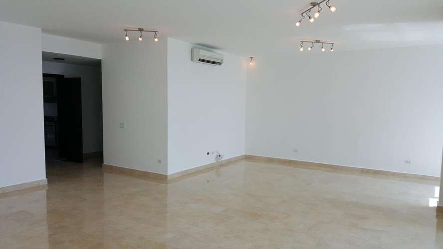 C512J SE ALQUILA AMPLIO APARTAMENTO CON LINEA BLANCA EN MARBELLA  - Imagen 10