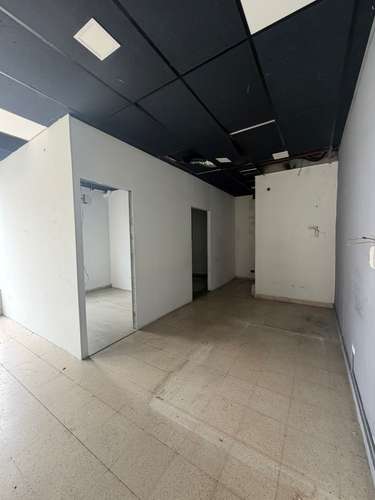 NC72 ¡ALQUILO  AMPLIO LOCAL COMERCIAL EN VÍA ESPAÑA! - Imagen 8